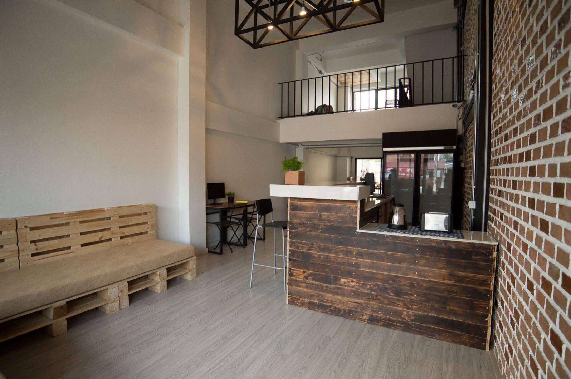 Allsum Hostel Аюттхая Экстерьер фото